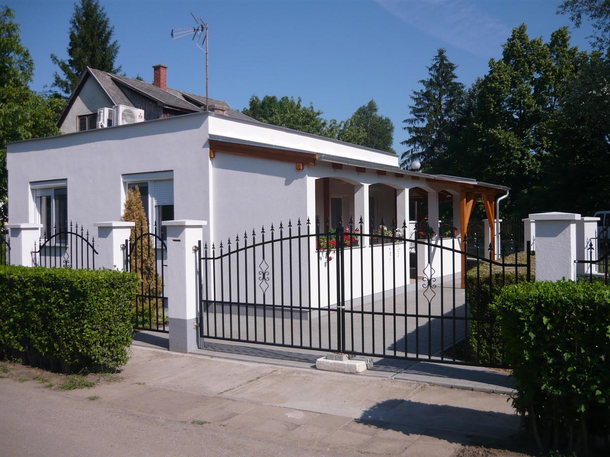Apartamento Keresztmama Háza Hajdúszoboszló Exterior foto