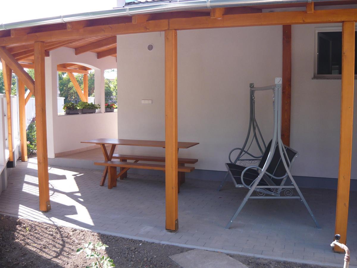 Apartamento Keresztmama Háza Hajdúszoboszló Exterior foto